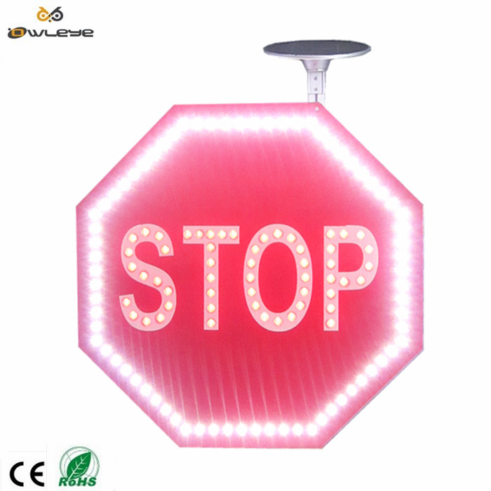 Señalética de tránsito con tecnología LED de alta visibilidad.